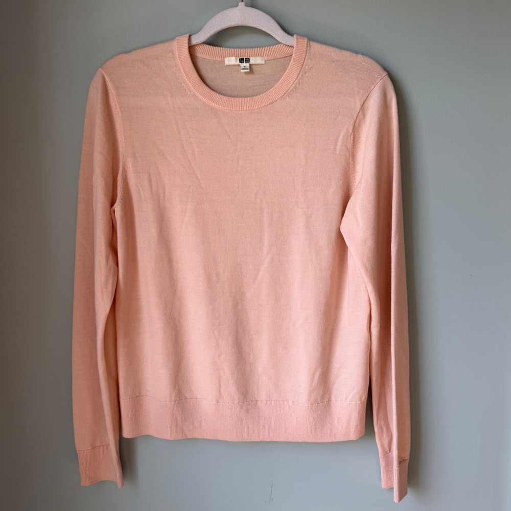 Uniqlo 100% Extra Fine Merino Wool Sweater Salmon Pink Crewneck Pullover Medium